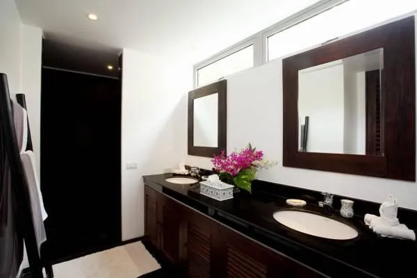 Property image - full photo 18