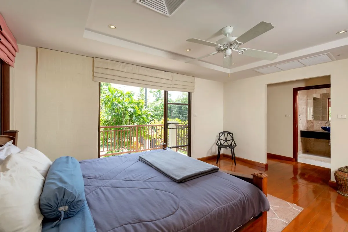 Property image - full photo 15