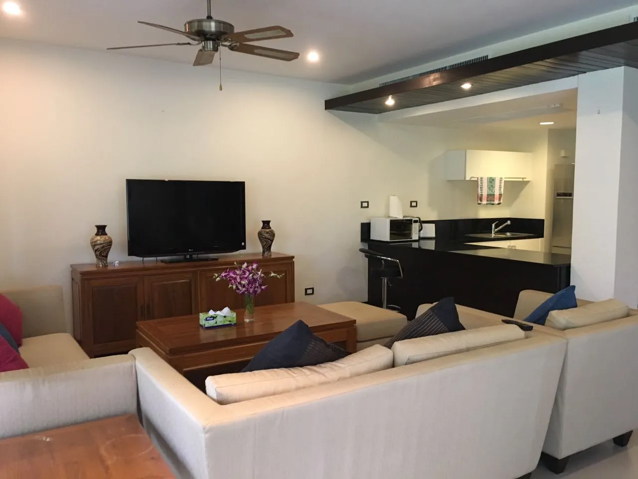 Property image - full photo 2