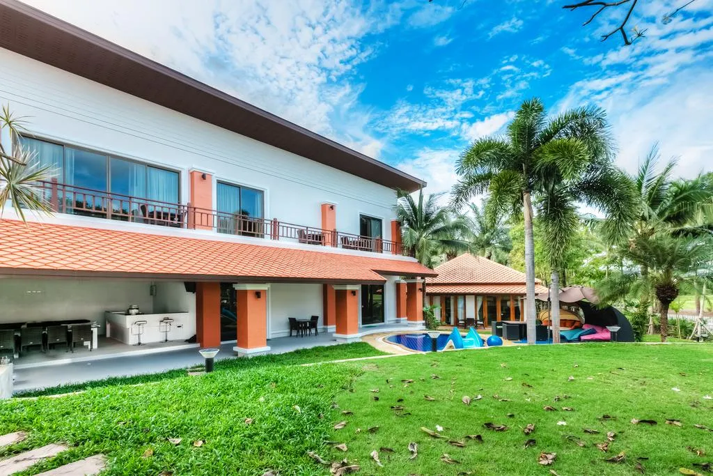 Property image - full photo 5