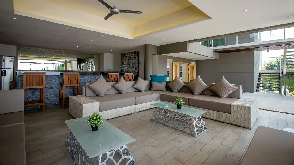 Property image - full photo 3