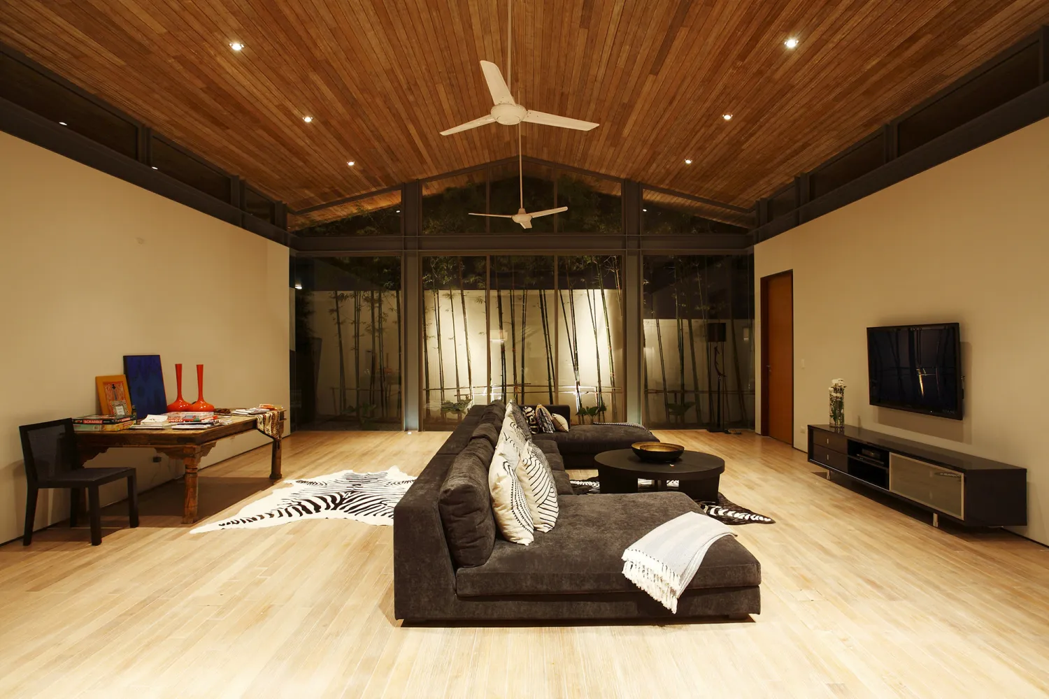 Property image - full photo 17