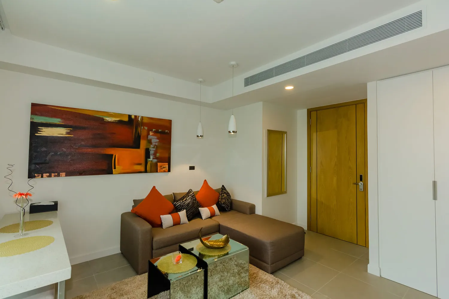 Property image - full photo 2