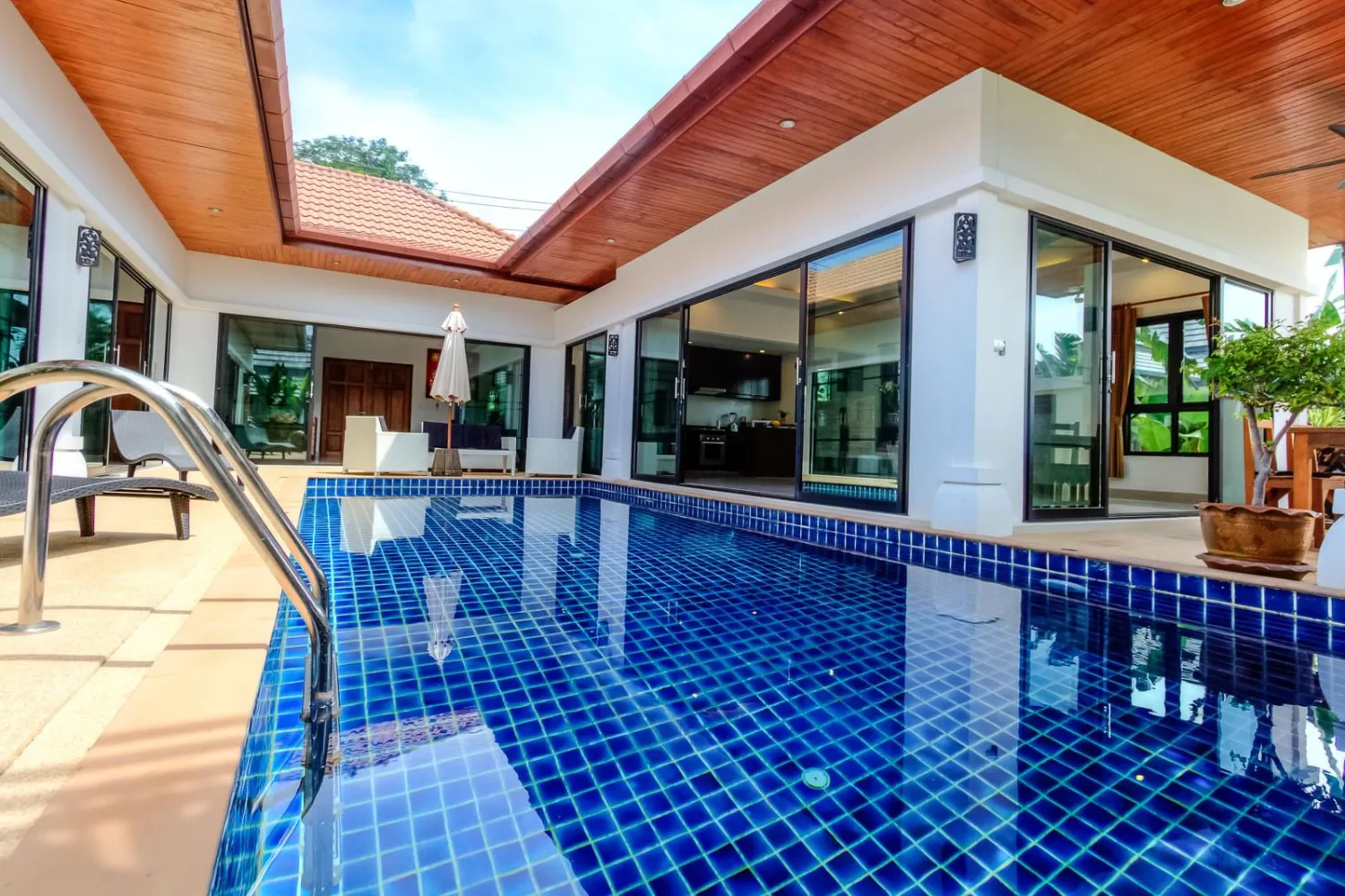 Property image - full photo 3