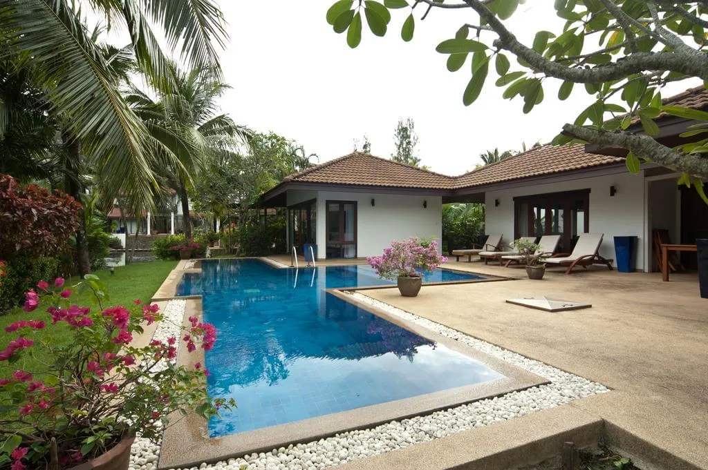 Property image - full photo 2