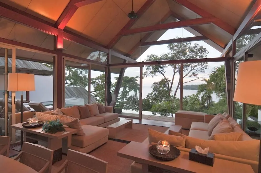 Property image - full photo 2