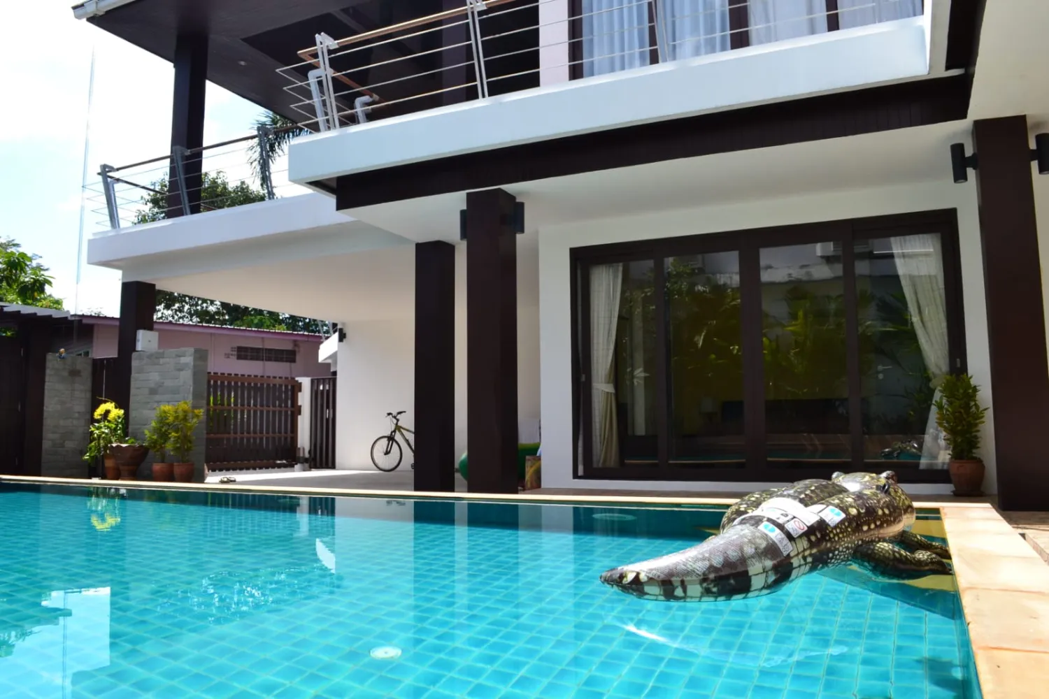 Property image - full photo 3