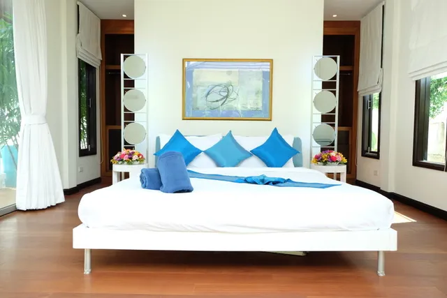 Property image - full photo 25