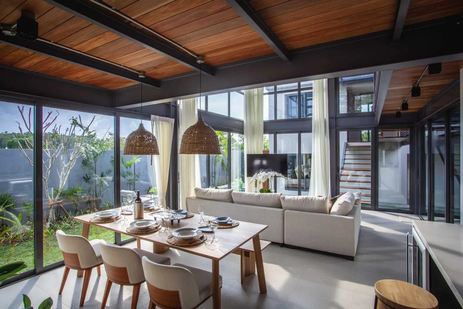 Property image - full photo 2