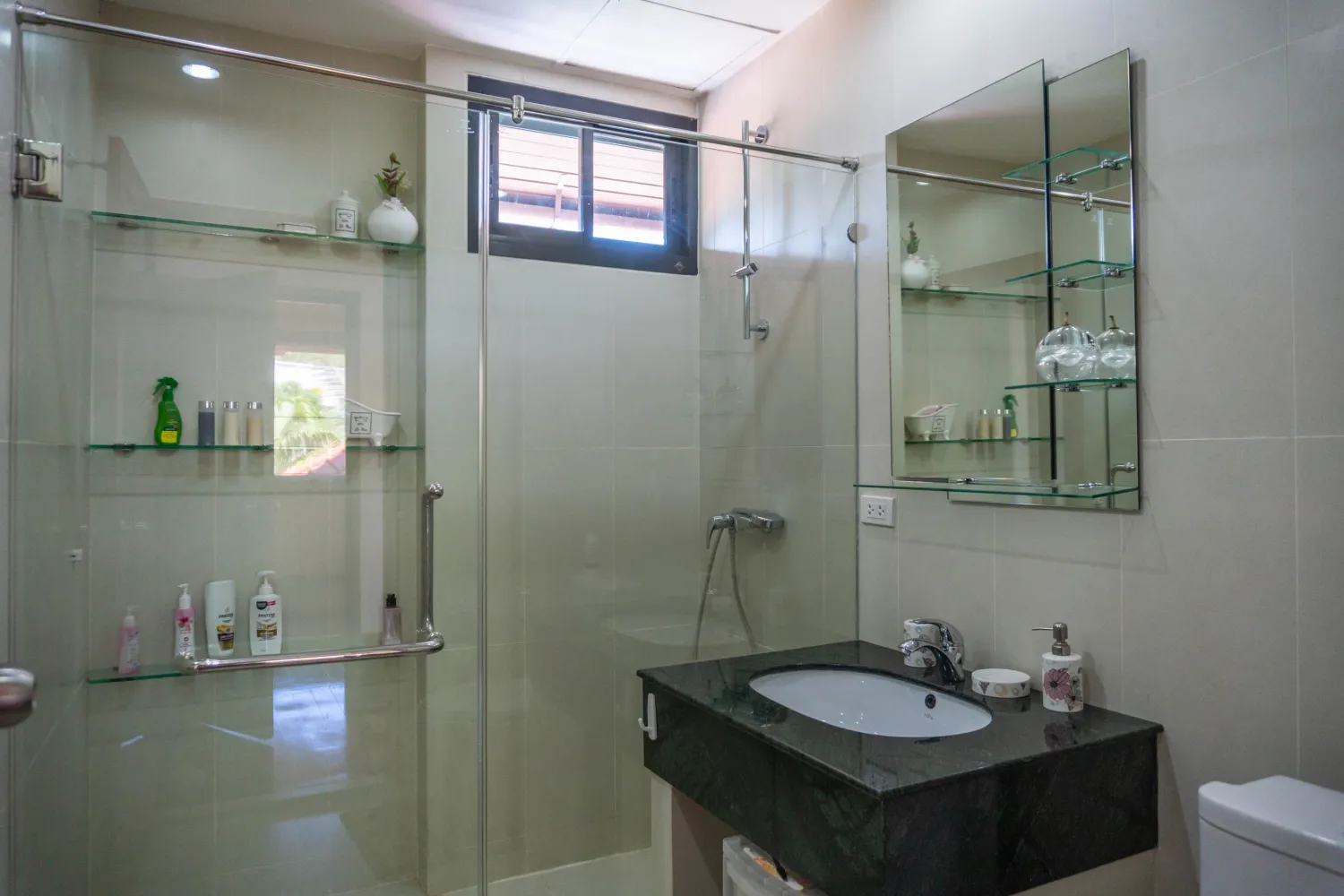 Property image - full photo 116