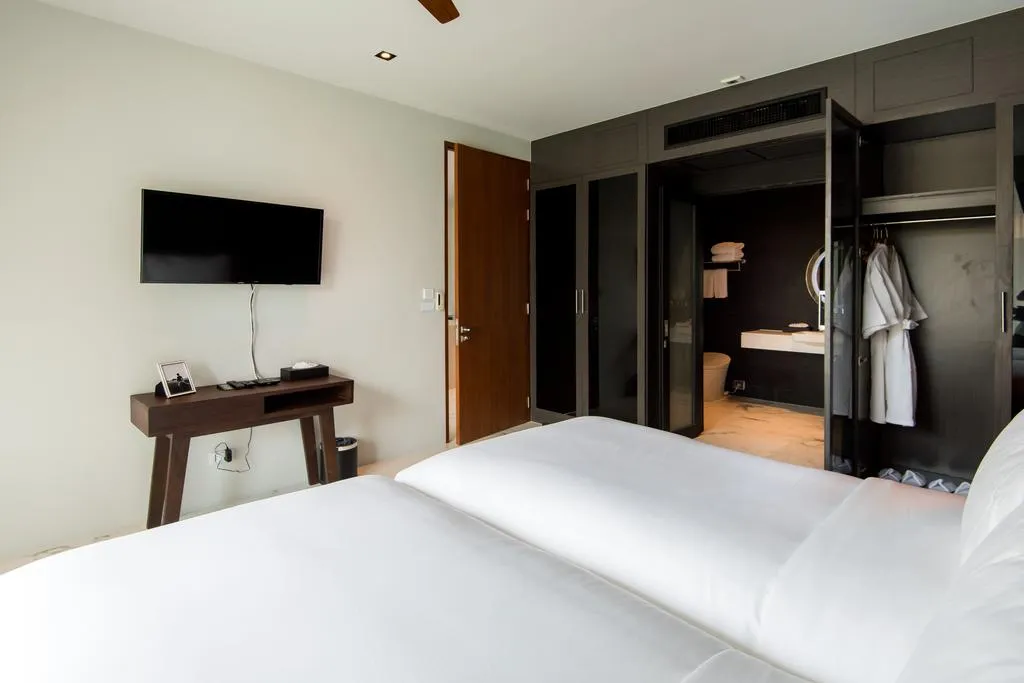 Property image - full photo 11