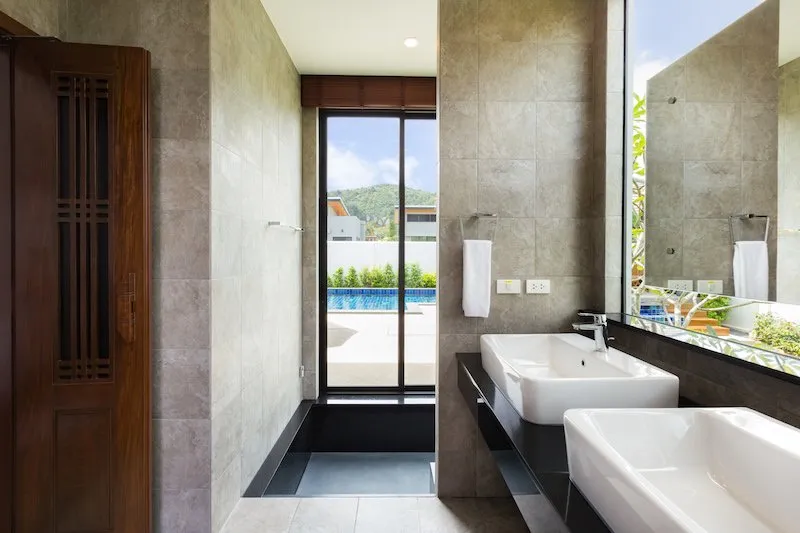 Property image - full photo 12