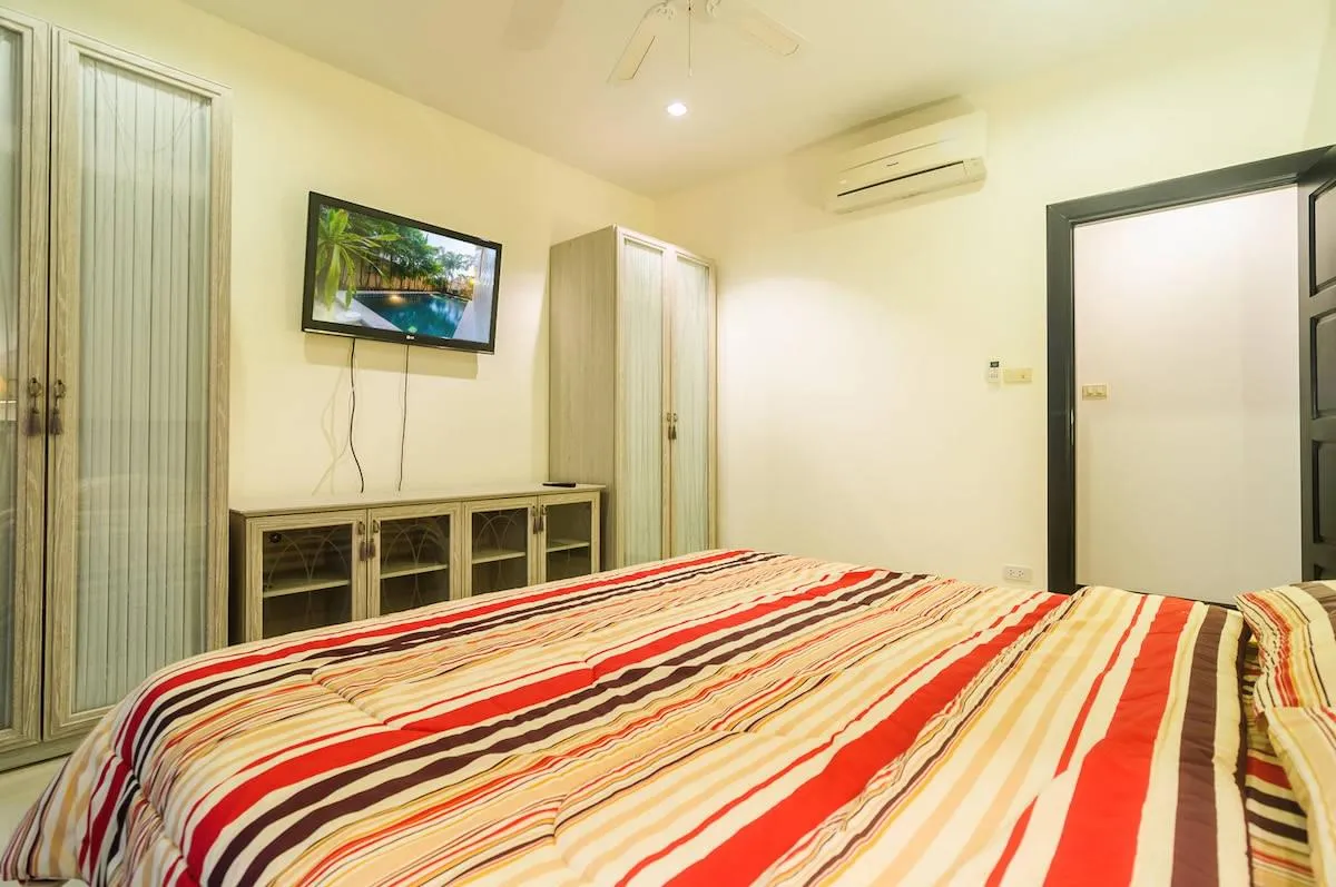 Property image - full photo 18