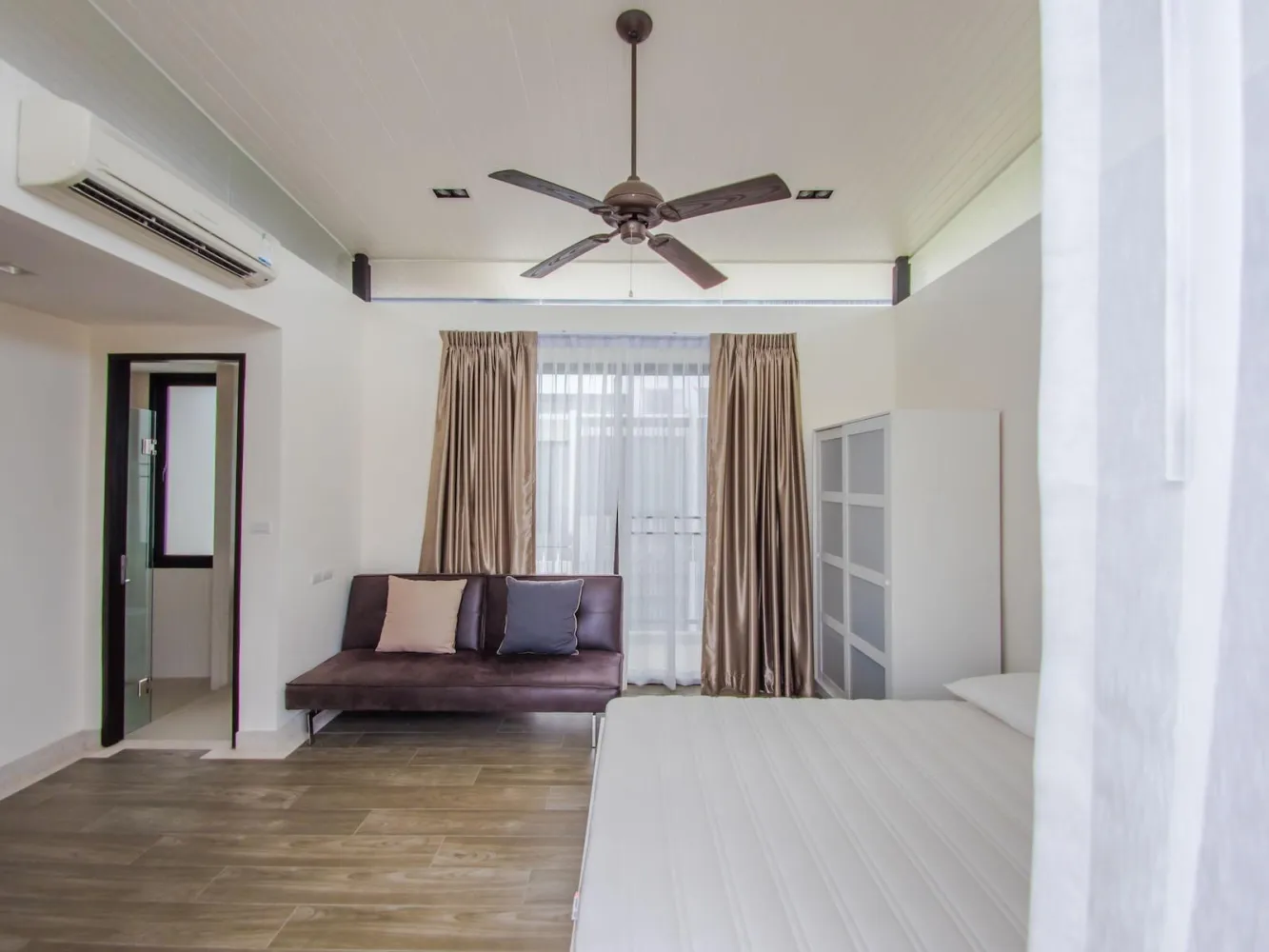 Property image - full photo 22