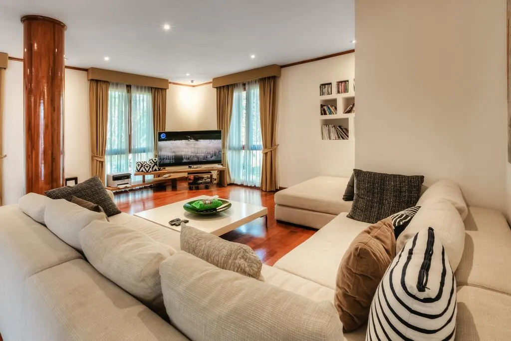 Property image - full photo 30
