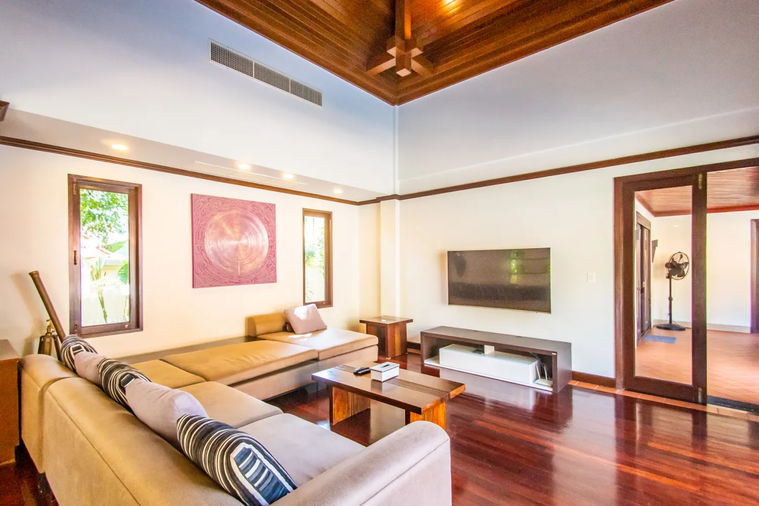 Property image - full photo 5