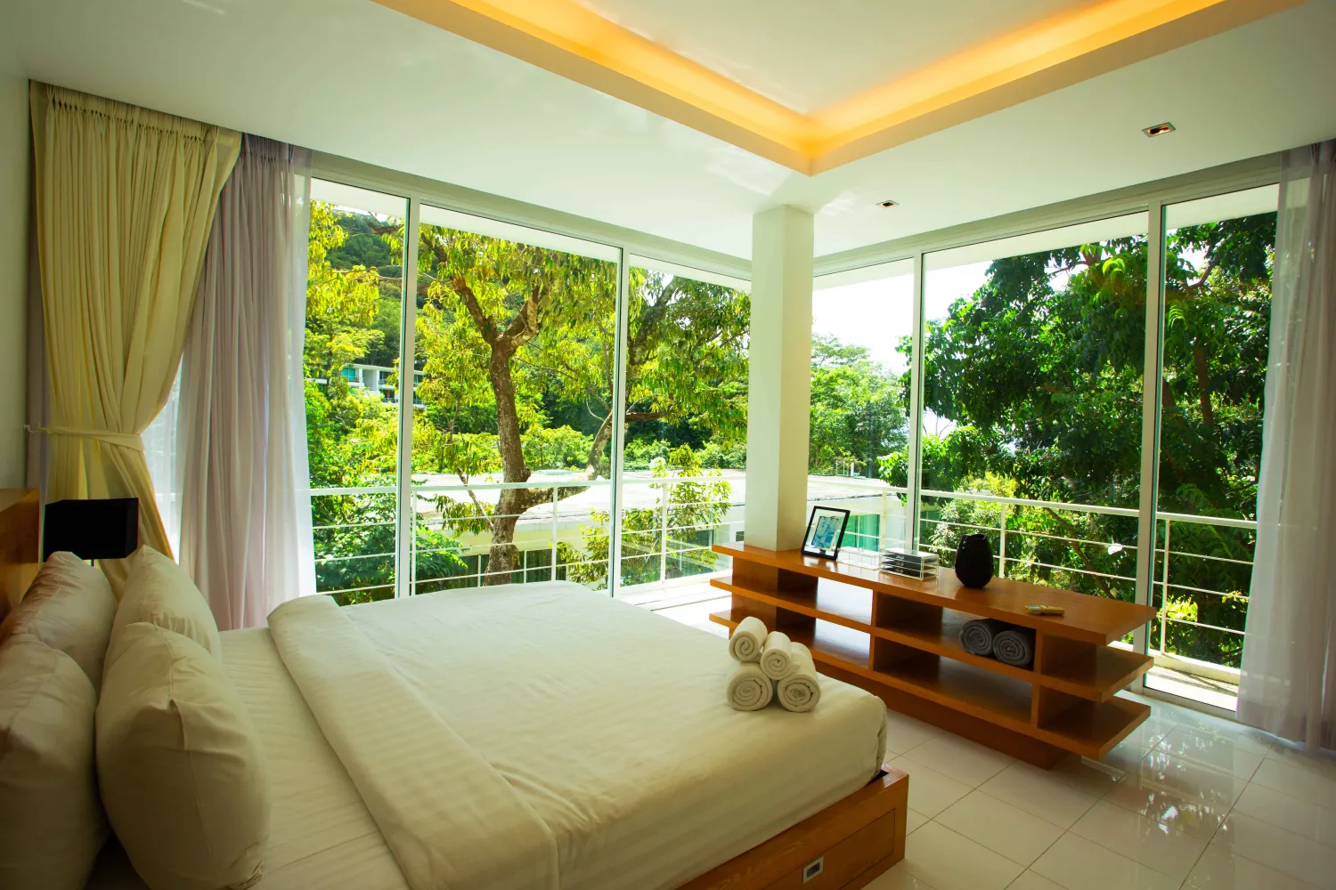 Property image - full photo 2