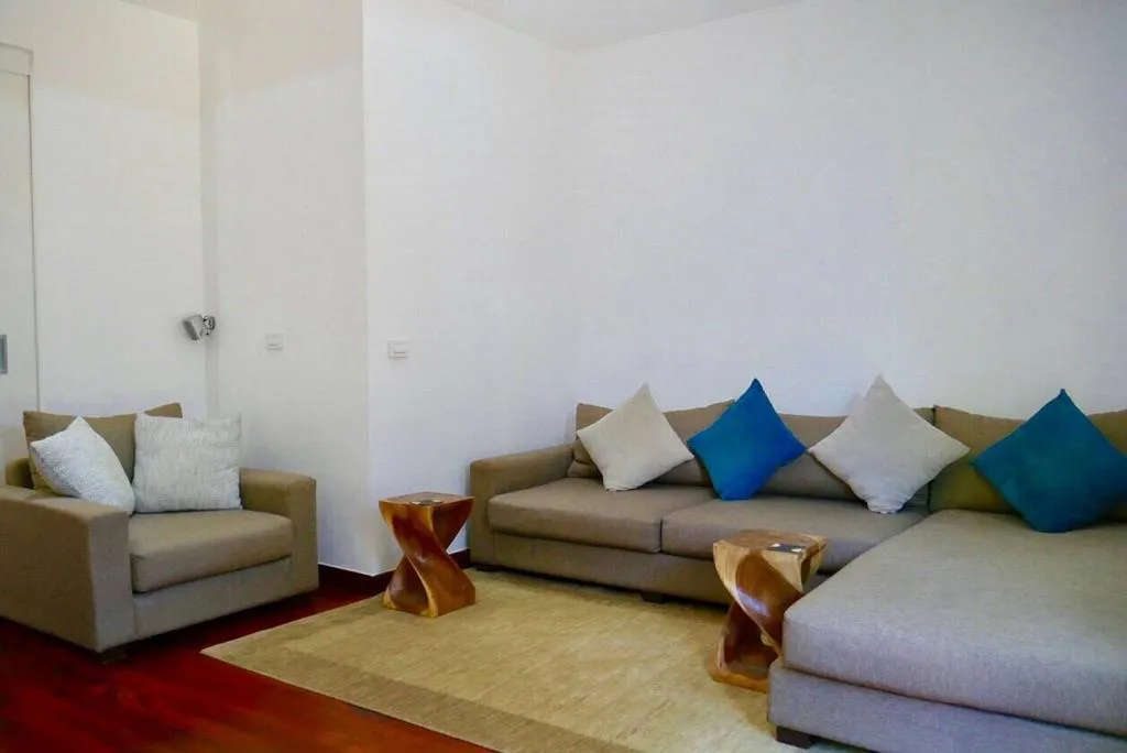 Property image - full photo 4