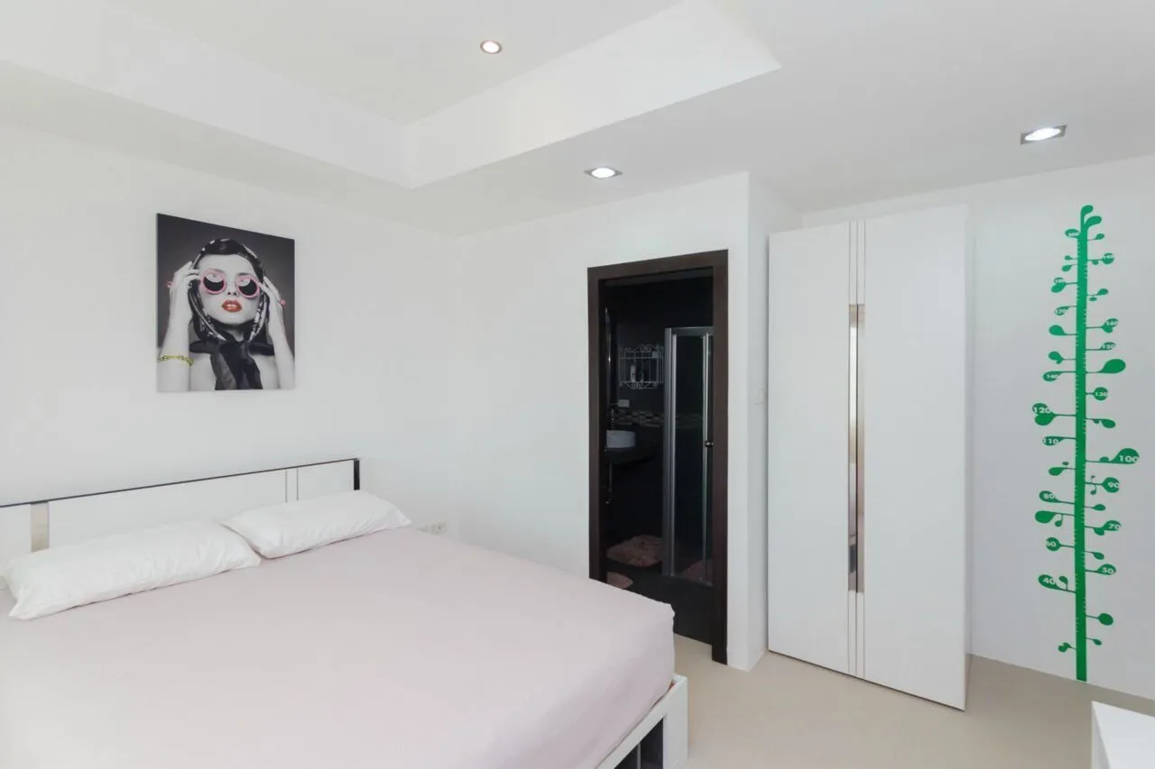 Property image - full photo 9