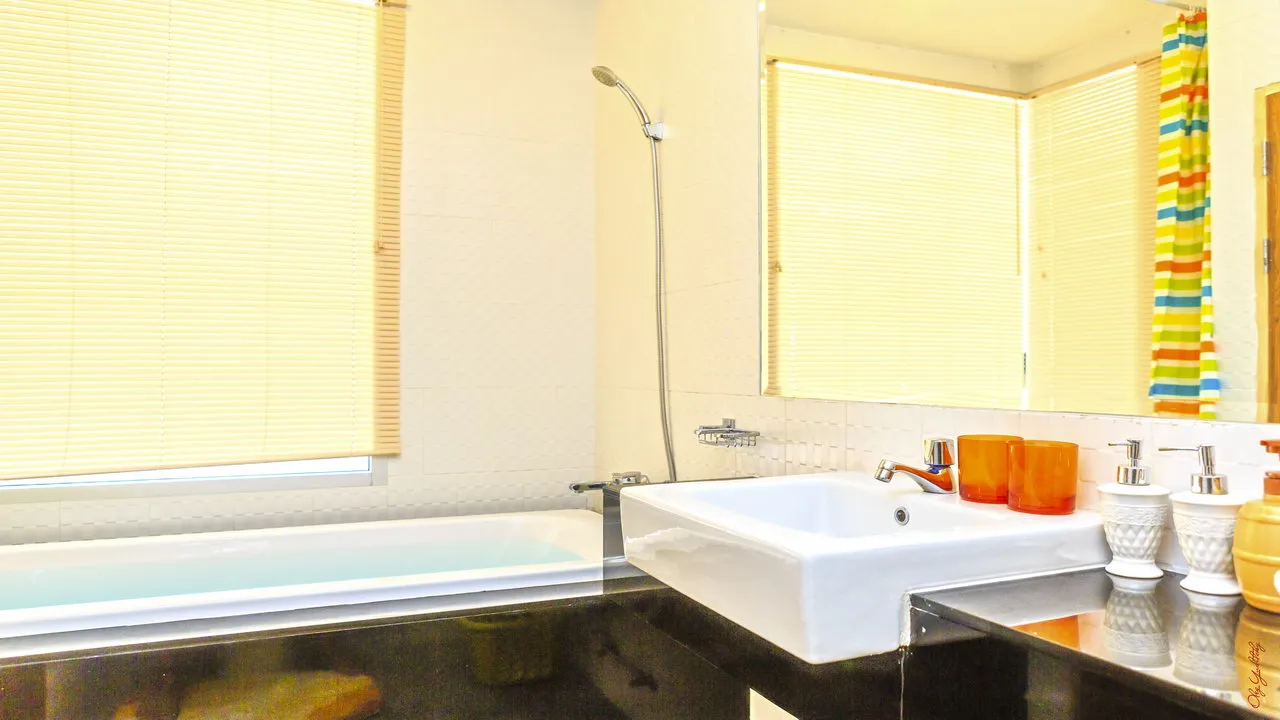 Property image - full photo 11