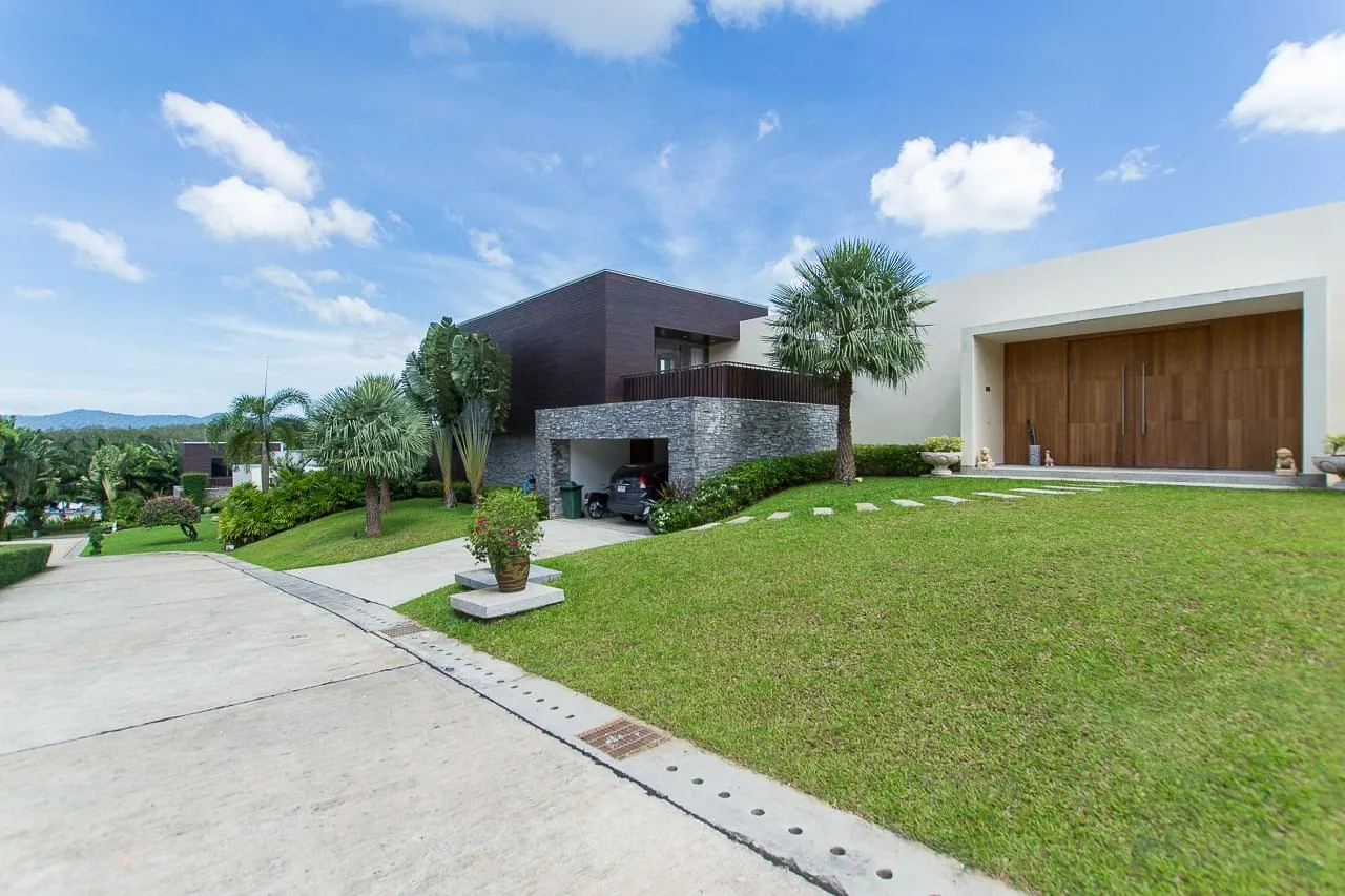 Property image - full photo 54