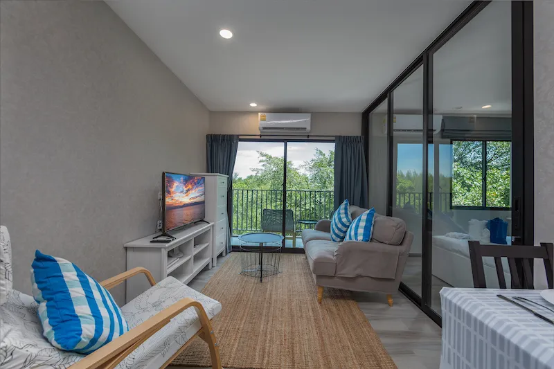 Property image - full photo 2