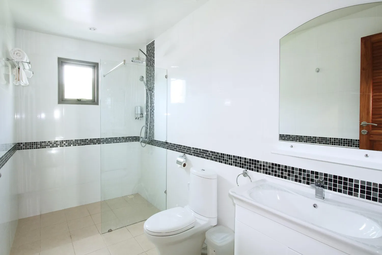 Property image - full photo 7