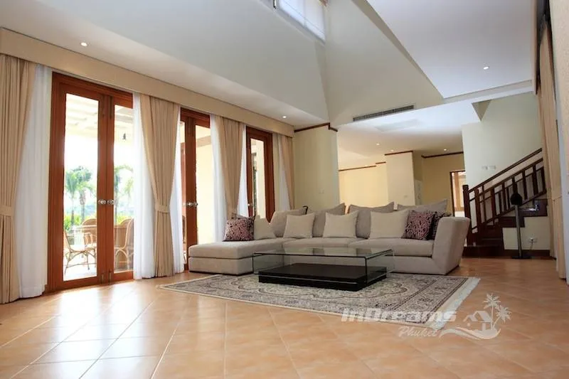 Property image - full photo 2