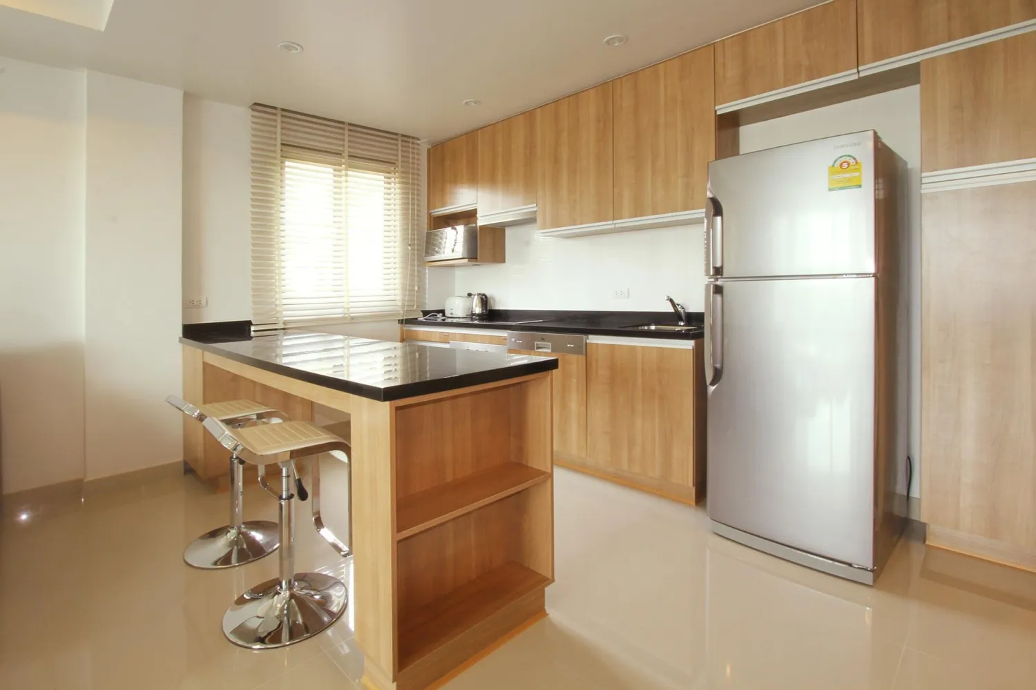 Property image - full photo 2