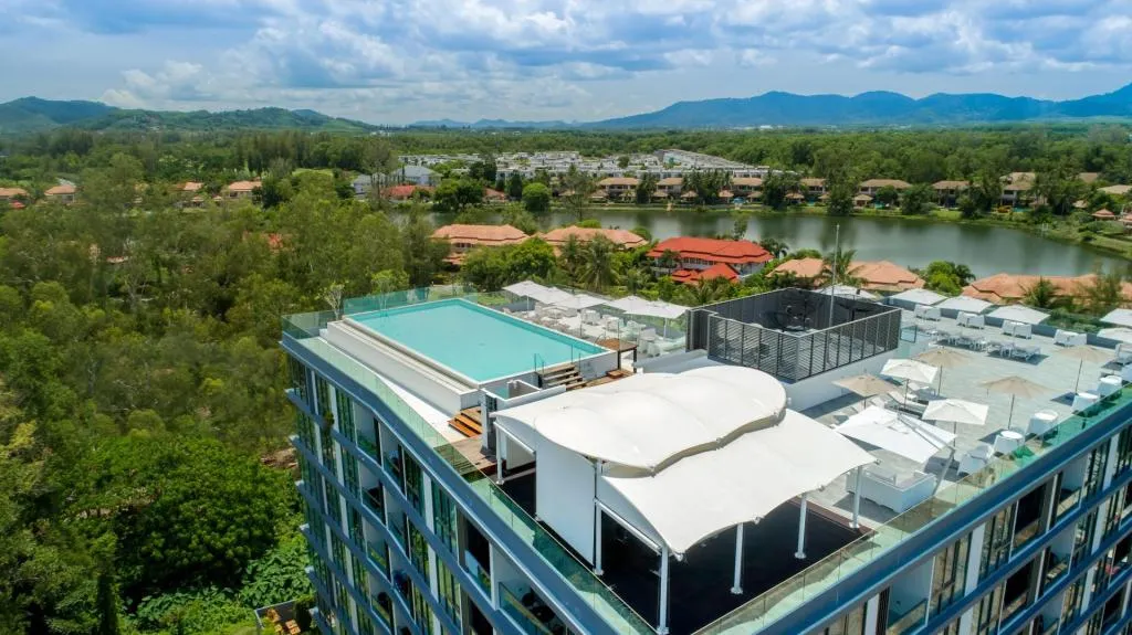 Property image - full photo 2