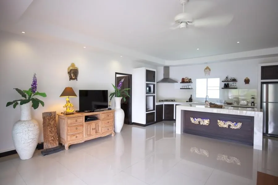 Property image - full photo 5