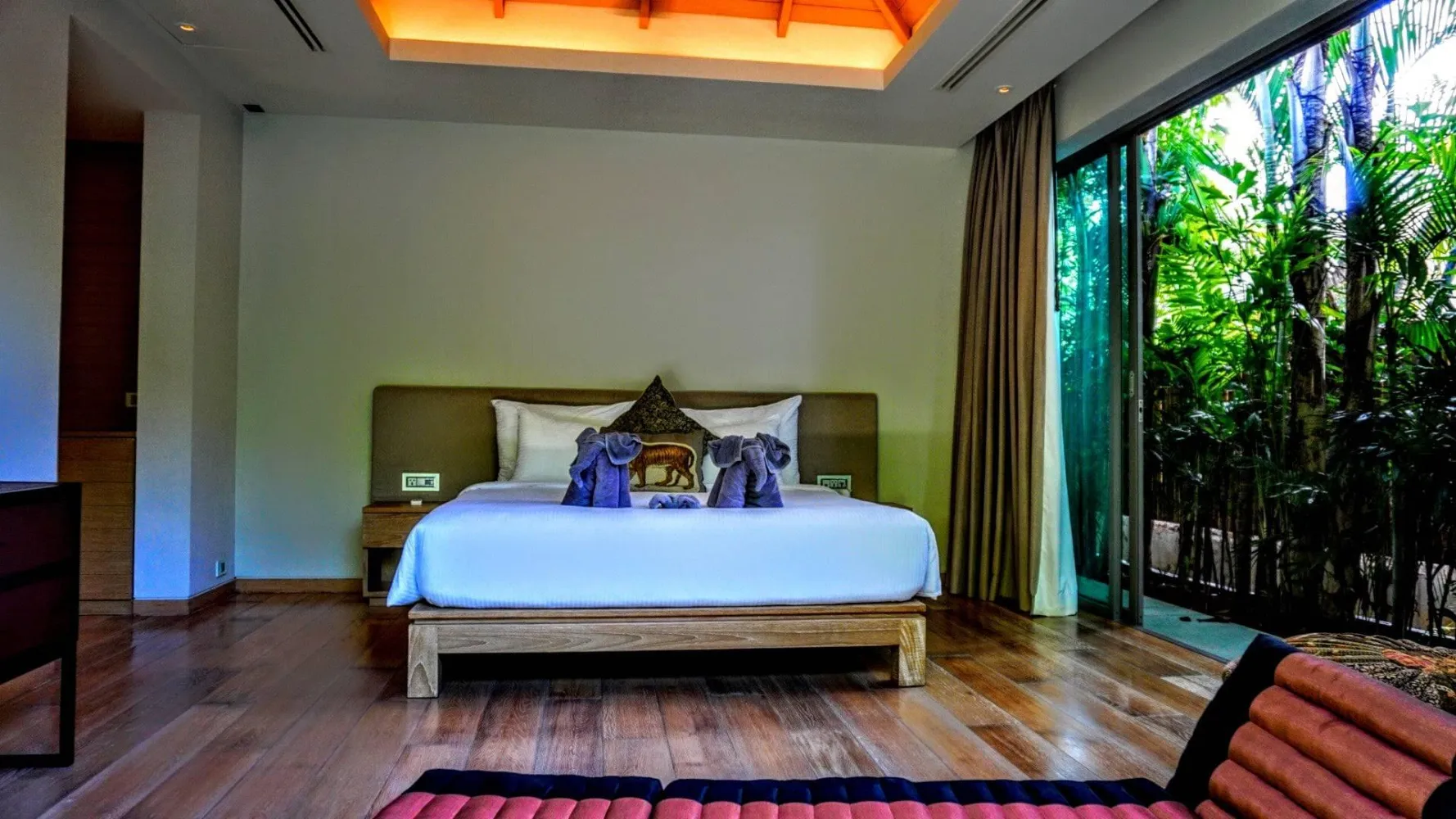 Property image - full photo 16