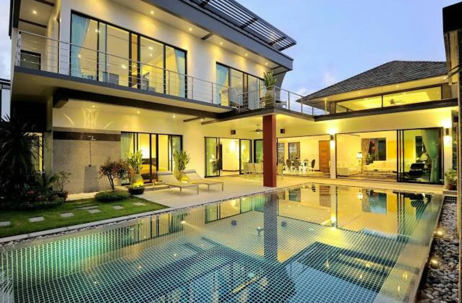 Property image - full photo 1