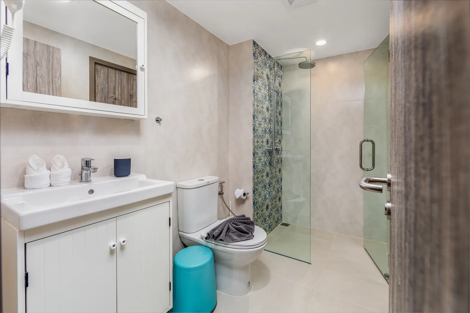 Property image - full photo 11
