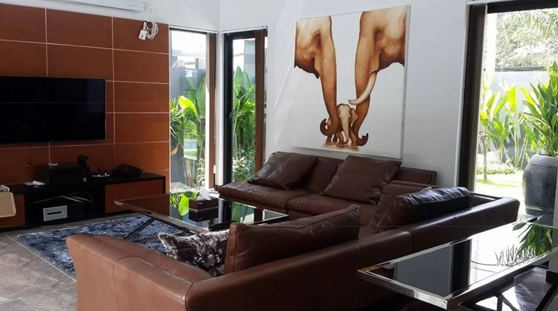 Property image - full photo 2