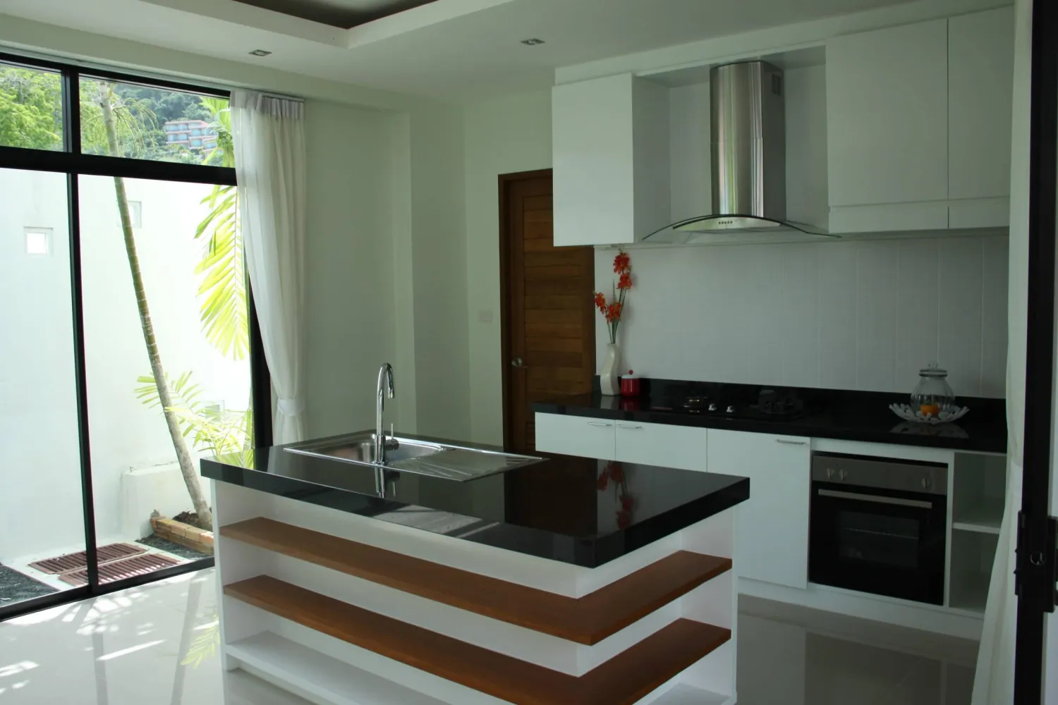 Property image - full photo 3