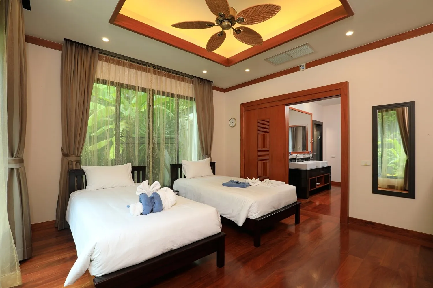Property image - full photo 35