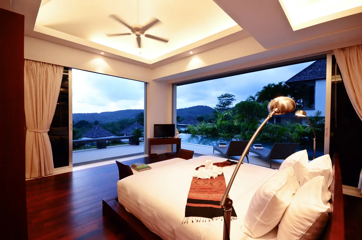 Property image - full photo 13