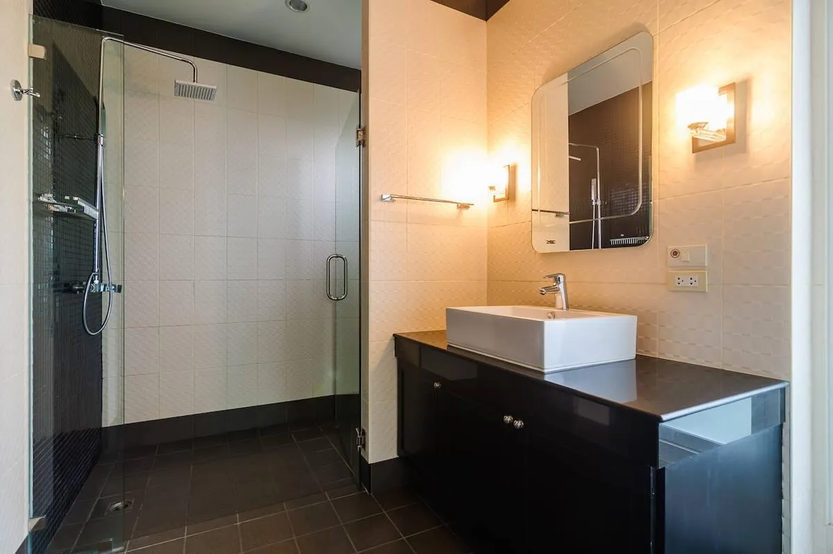 Property image - full photo 33