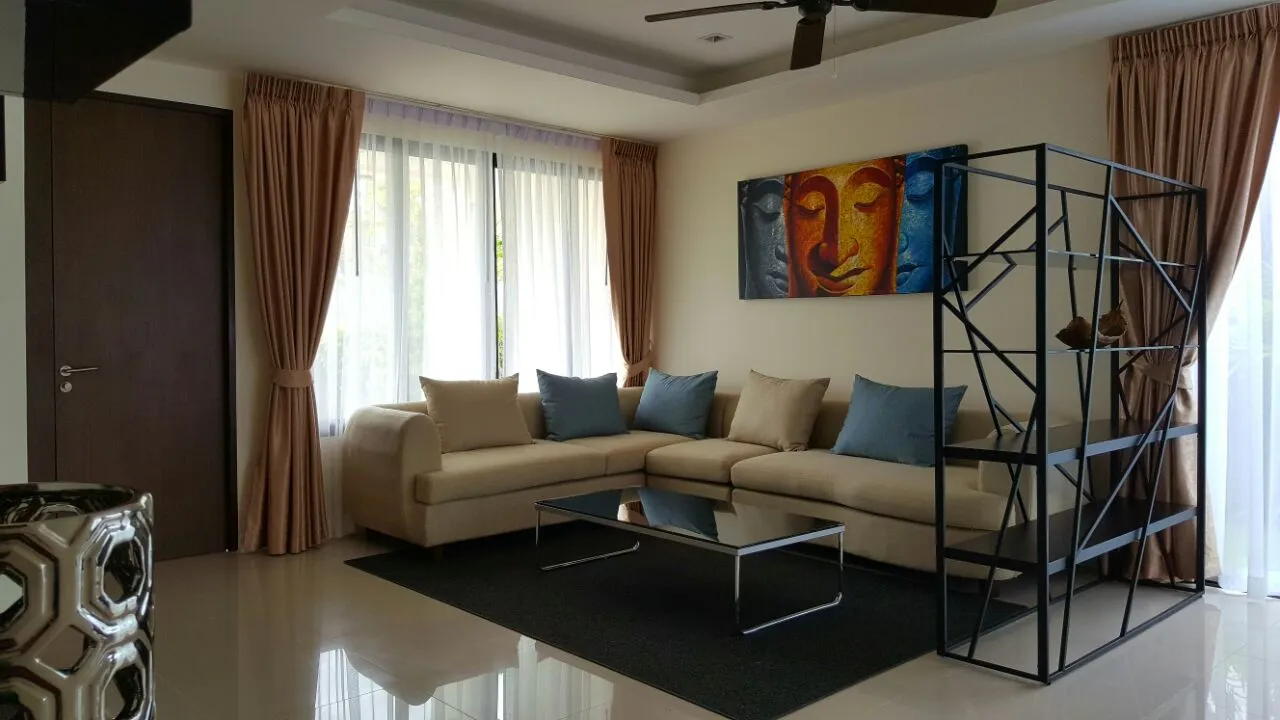 Property image - full photo 3