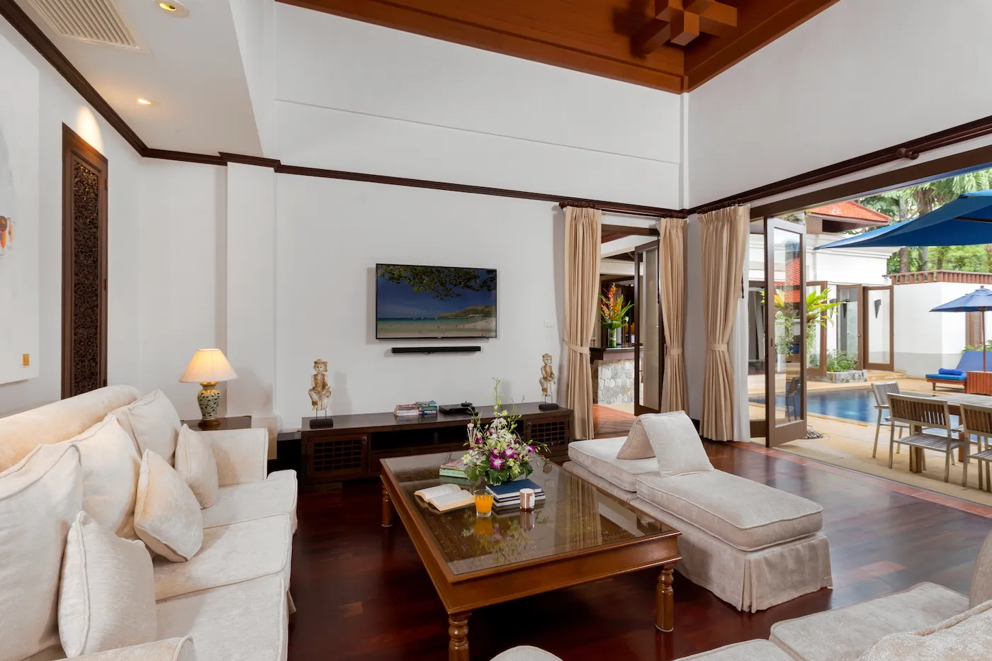 Property image - full photo 2