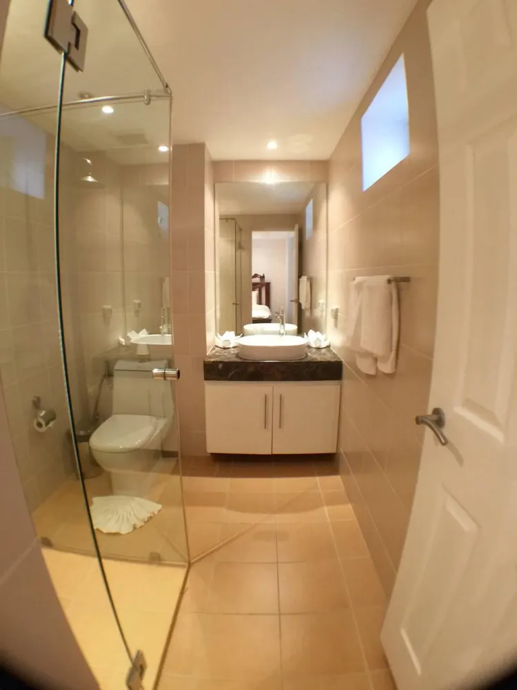 Property image - full photo 12