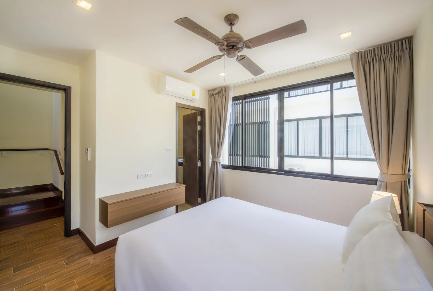 Property image - full photo 21
