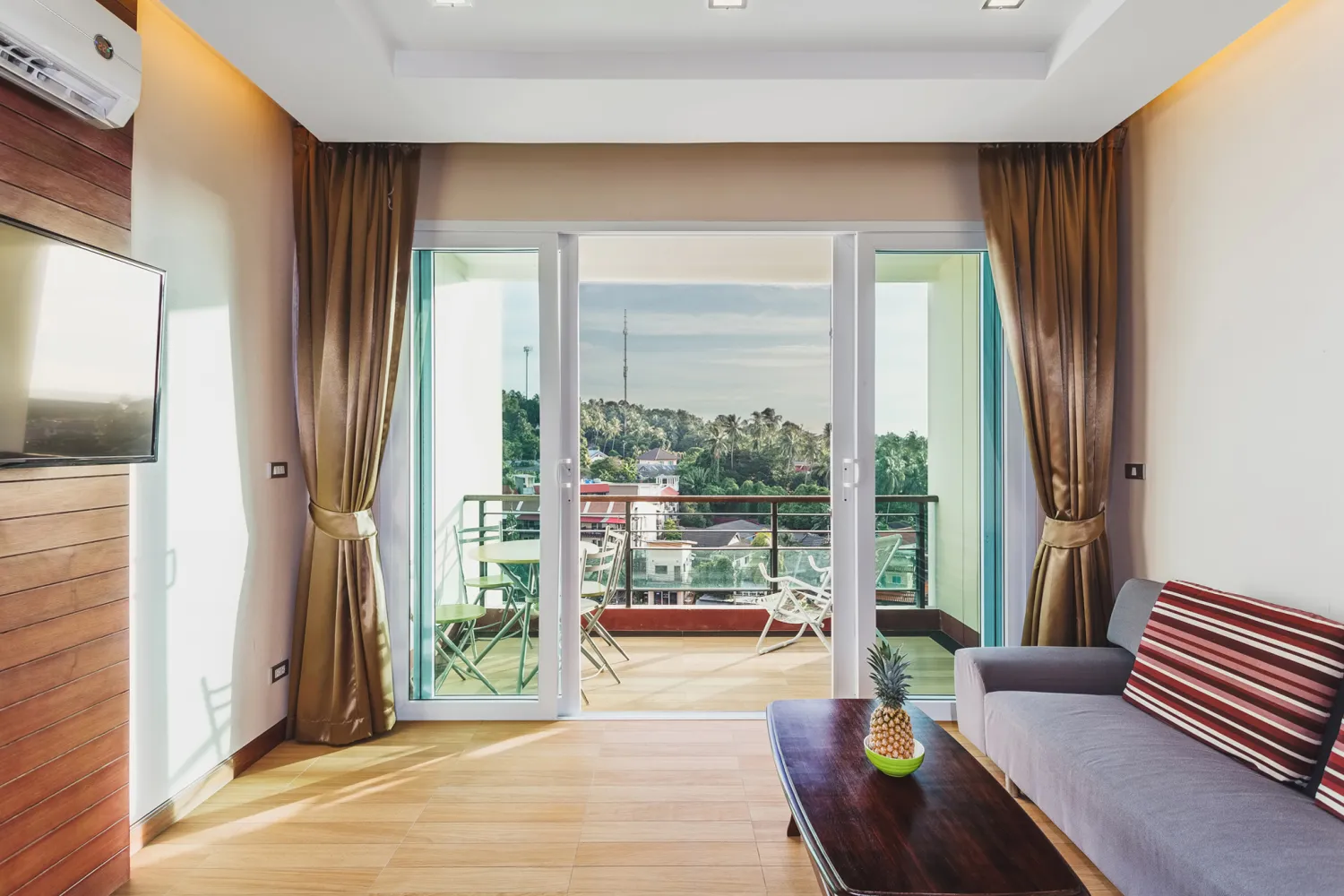 Property image - full photo 5