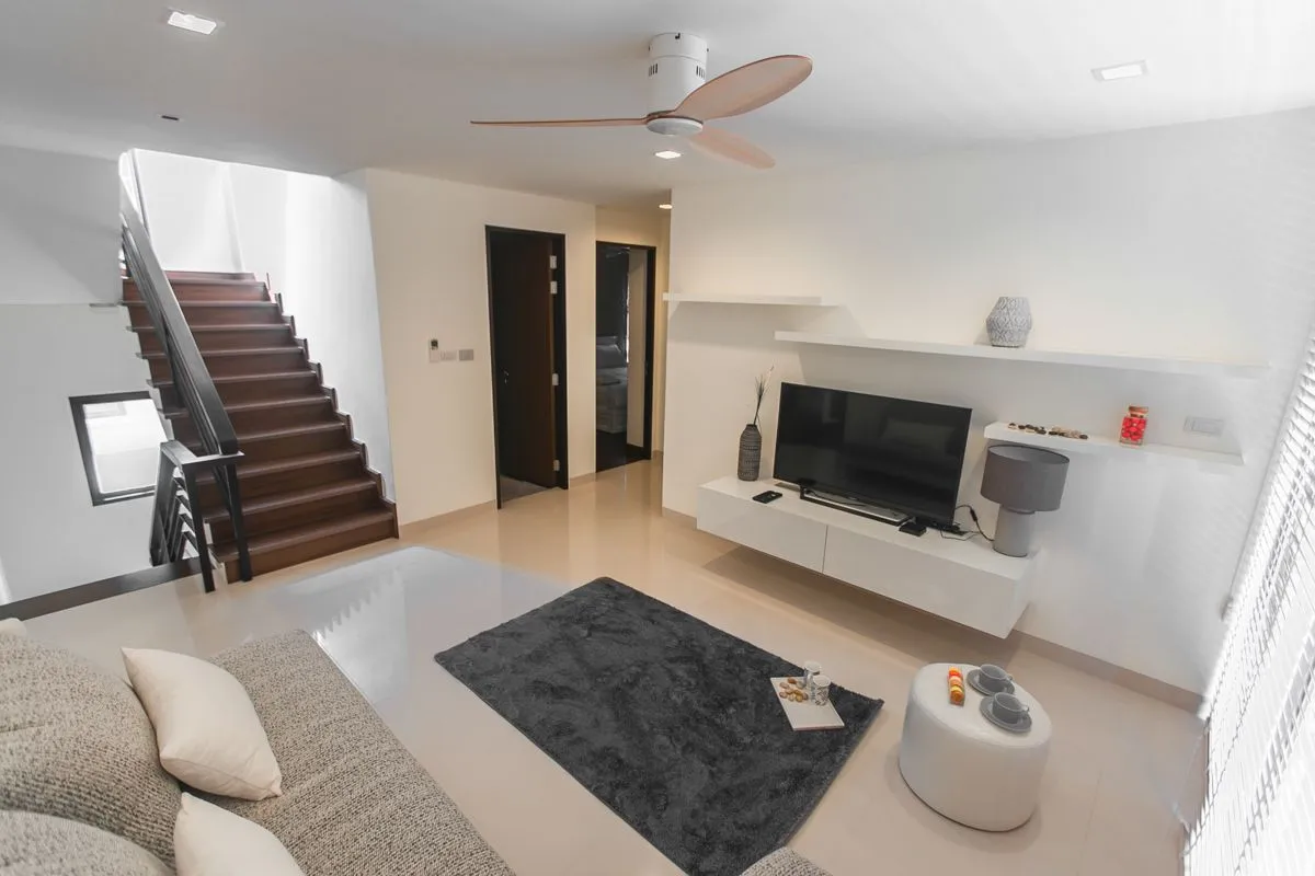 Property image - full photo 12