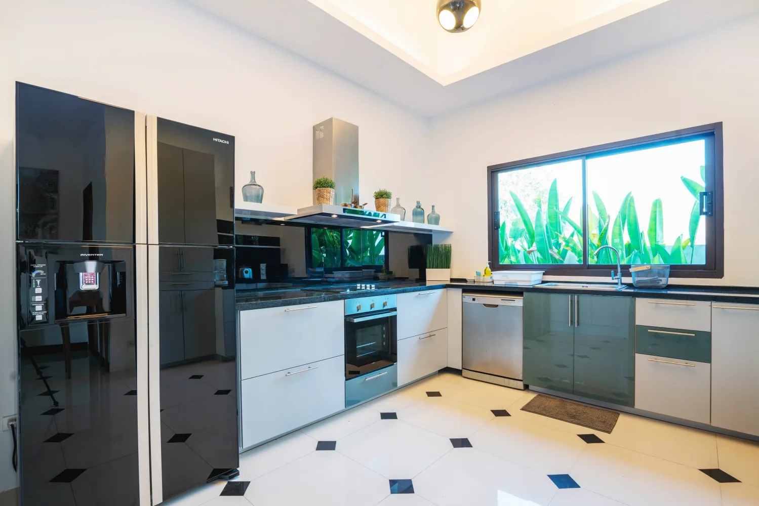 Property image - full photo 5
