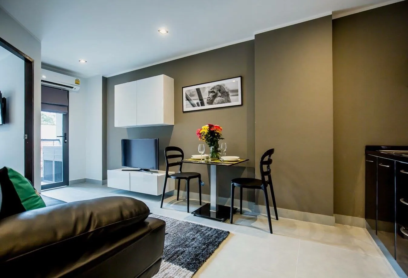 Property image - full photo 3