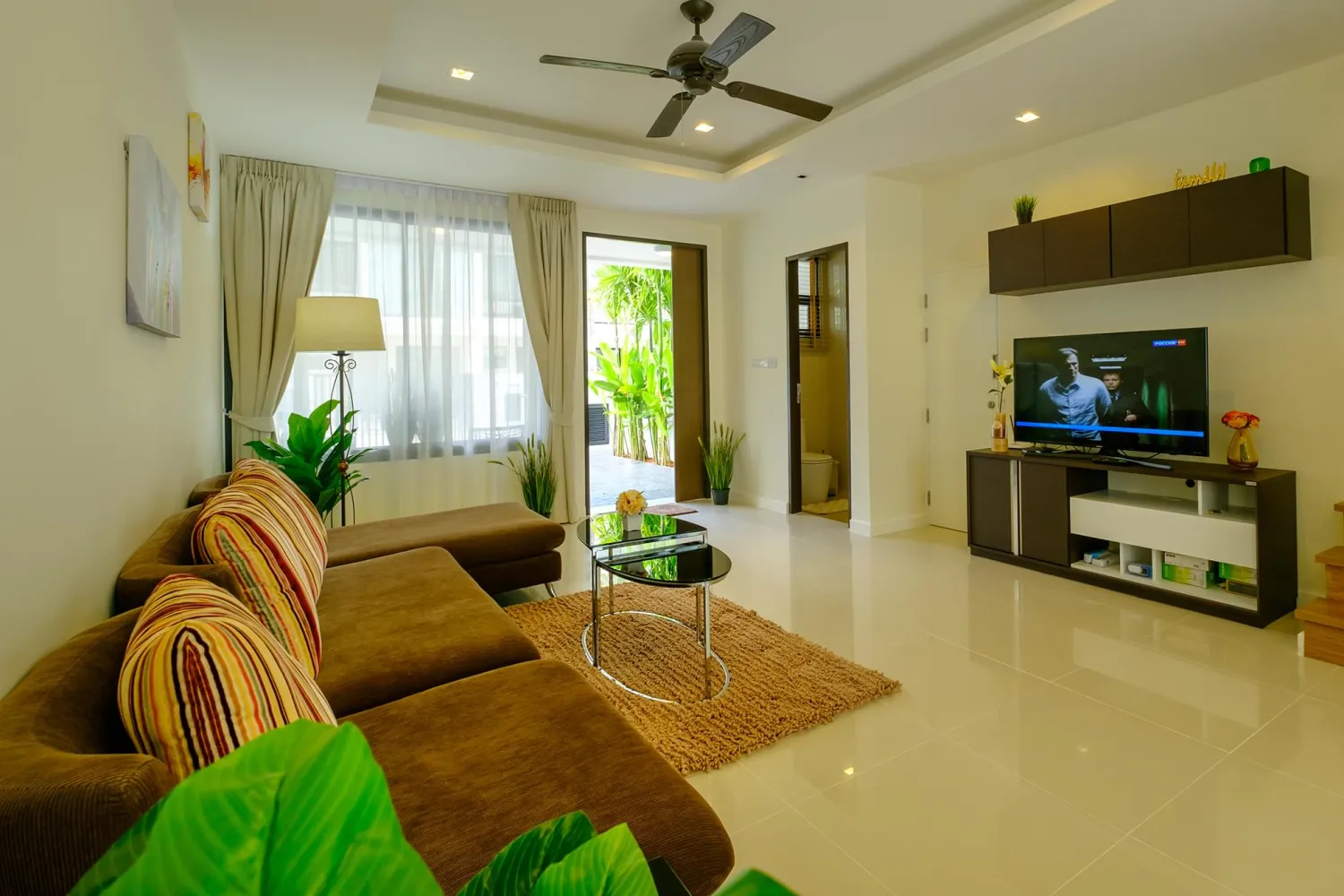 Property image - full photo 4