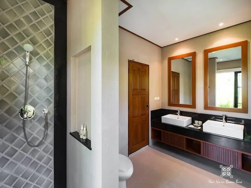 Property image - full photo 4