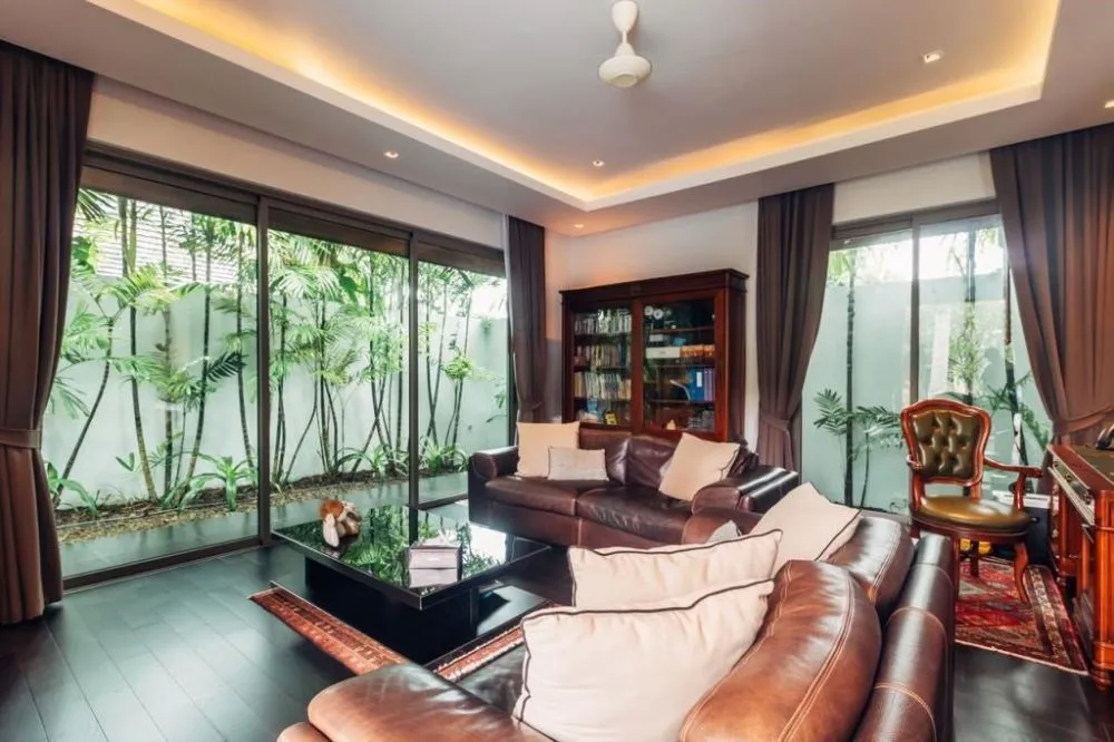 Property image - full photo 10